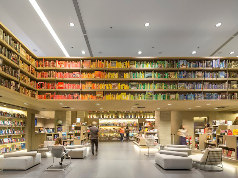 享受悠闲的阅读时光:里约热内卢Saraiva书店空间设